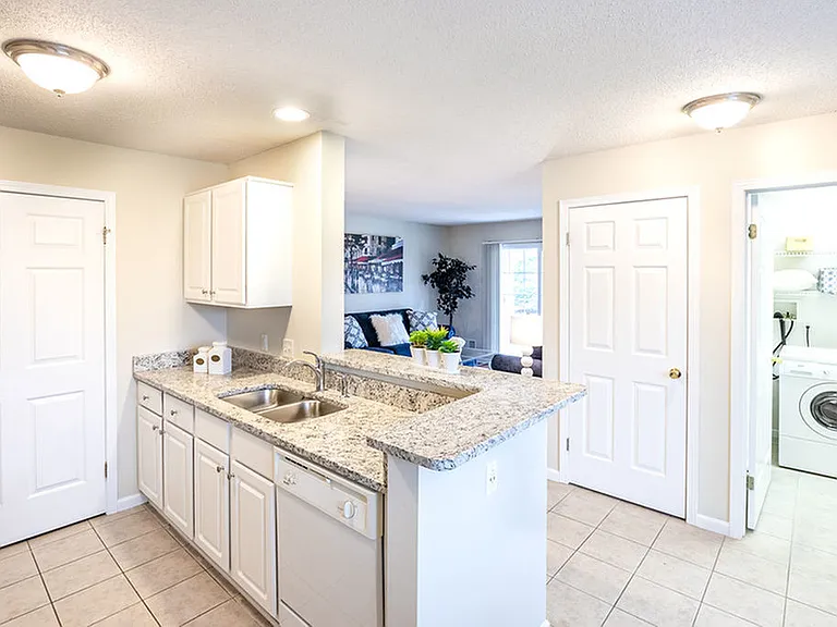 Autumn Creek Apartments — Photo 5