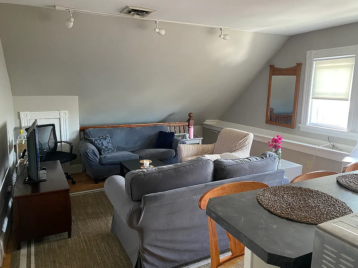 4 bed, 800 sqft, $2,600 — Photo 2