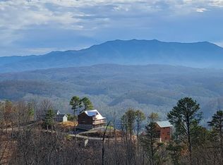 1956 Fox View Ln, Sevierville, TN 37876