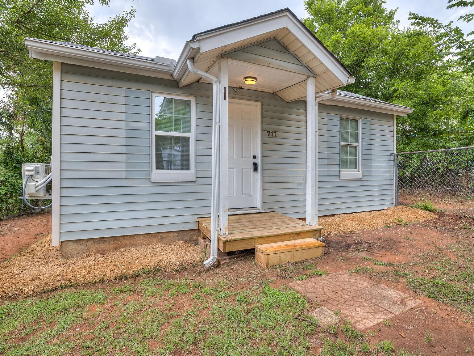 1 bed, 597 sqft, $900 — Photo 2