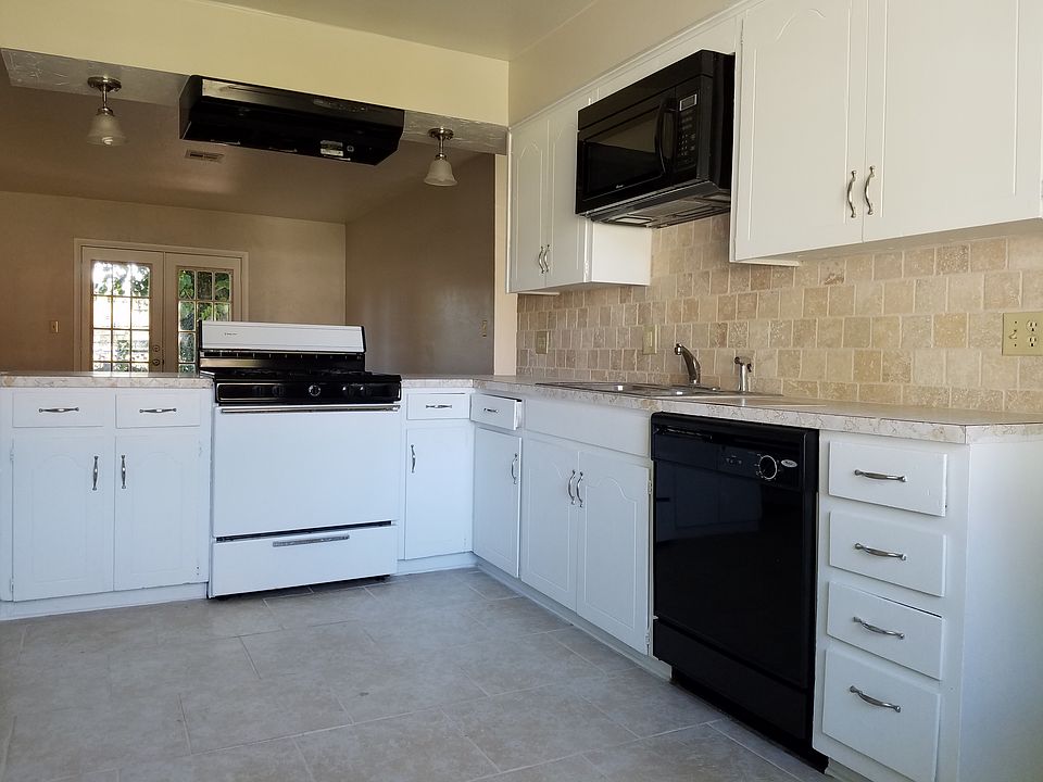 2nd image of 601 N Village Pl #1