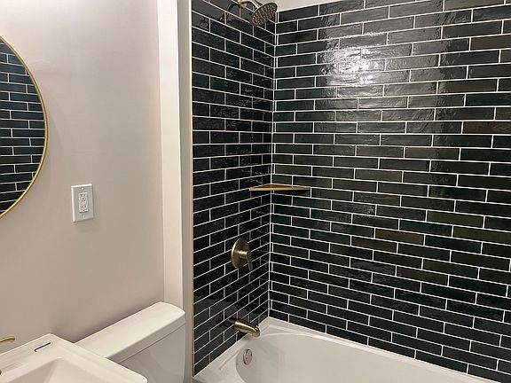 4th image of 15117 Clifton Blvd APT 3