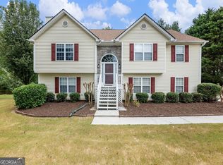 109 Kiley Dr, Hoschton, GA 30548