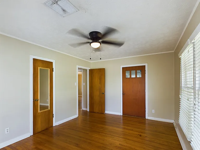 305 Bolton Ave — Photo 17