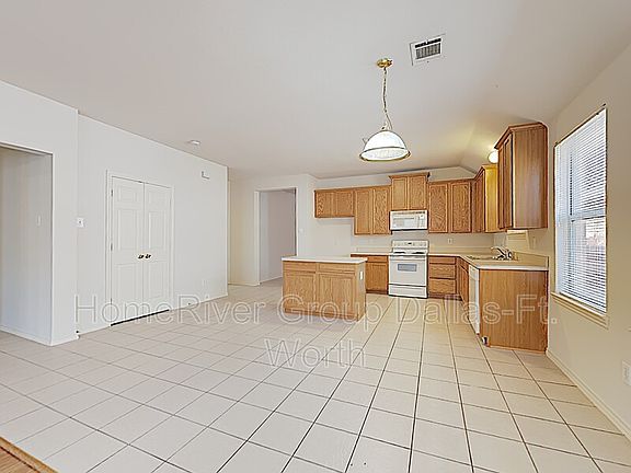 4th image of 9964 Sourwood Dr