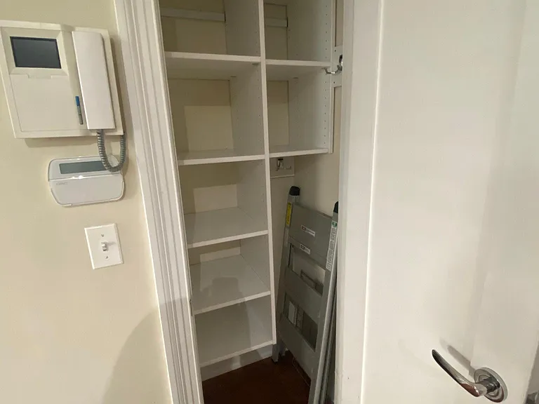 1121 24th St NW #203 — Photo 11