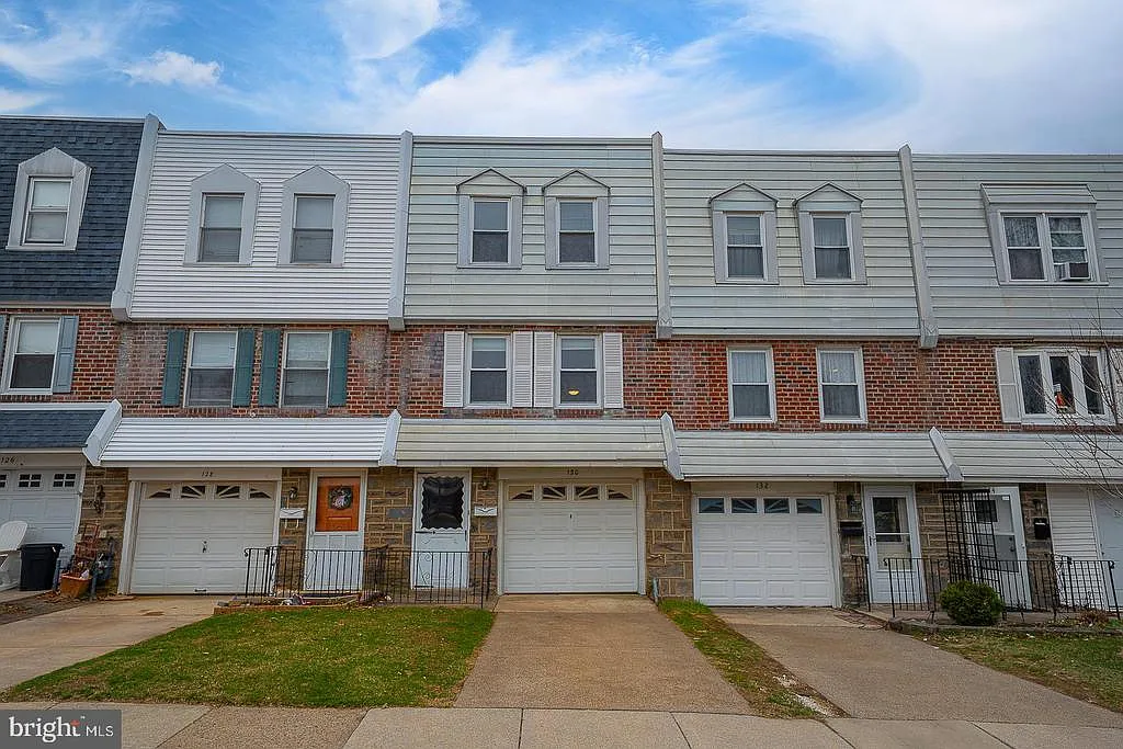 3 bed, 1.0 bath, 1420 sqft, $2,000 — Photo 1