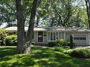 70 Walker Rd, Warwick, RI 02889