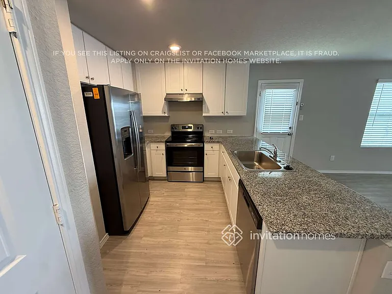 138 Pasadena Pl — Photo 2