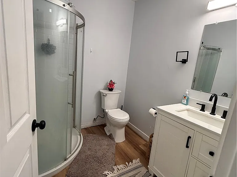851 W 40th Pl — Photo 10