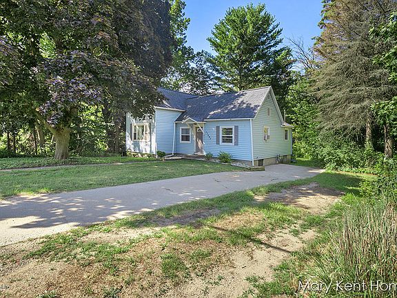 3rd image of 17697 Dogwood Dr