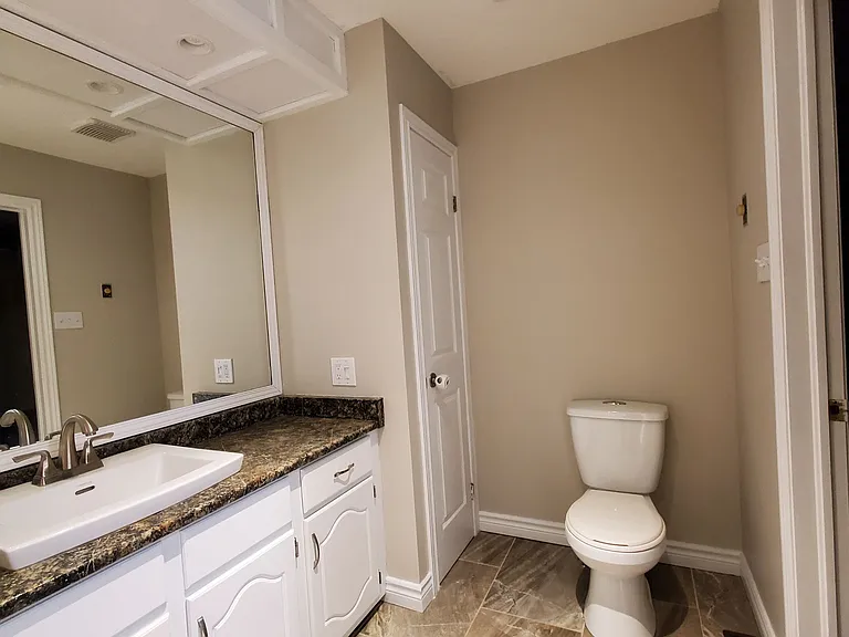 74 Barrydale Cres — Photo 17