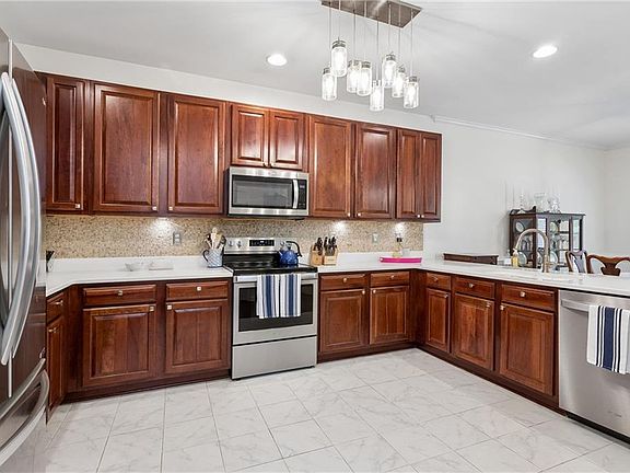2nd image of 4539 Beacon Hill Dr