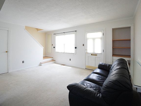 3rd image of 23423 Farringdon Ave #62