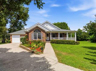 1043 Burnell Dr, Berea, KY 40403
