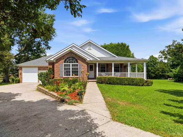 1043 Burnell Dr, Berea, KY 40403