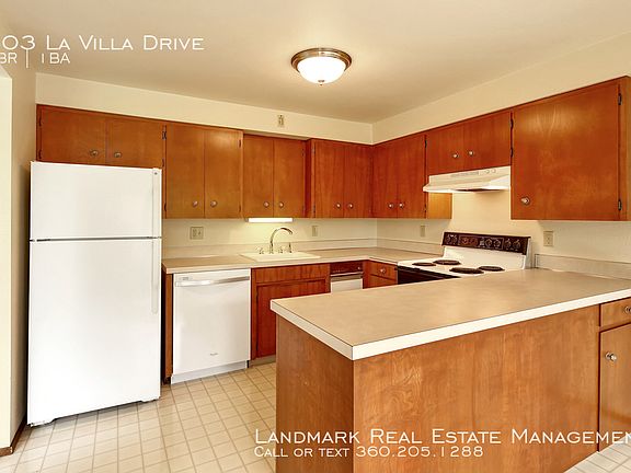 5th image of 303 La Villa Dr