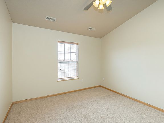 4th image of 2150 NE 18th St Unit 112