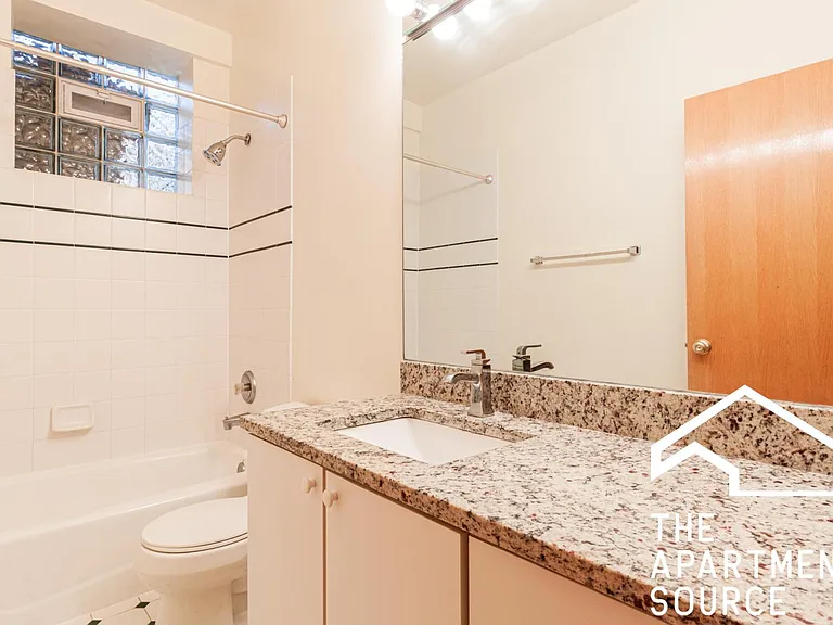 3117 N Damen Ave #1 — Photo 11