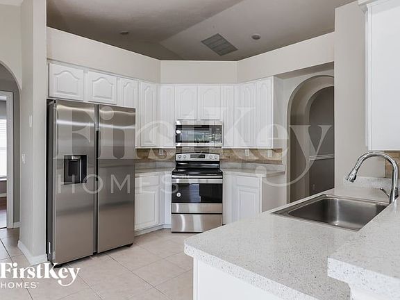 5th image of 1724 Loriana St