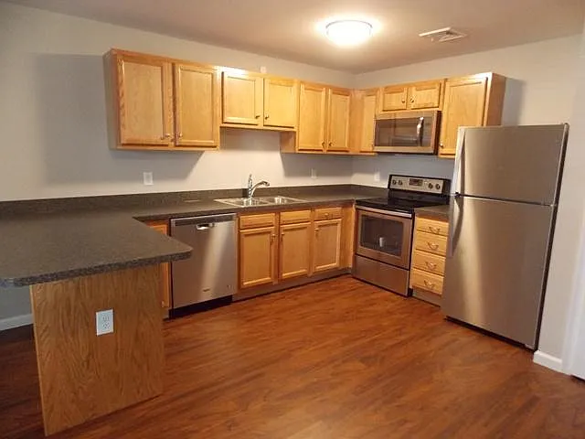 20 Fairfield St #6 — Photo 4