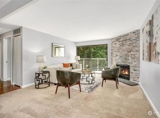 9905 NE 124th St APT 704, Kirkland, WA 98034