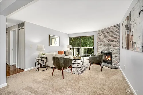 9905 NE 124th St #704 Photo 1