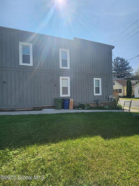 4th image of 9 Division Street