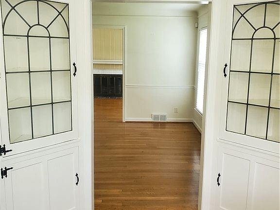 4th image of 24883 Electric Dr