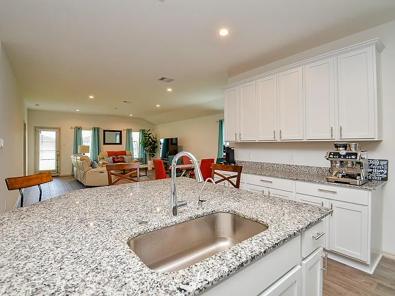 7203 Dawn View Ln — Photo 15