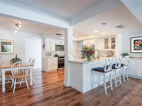 525 Port Side Dr, Naples, FL 34103