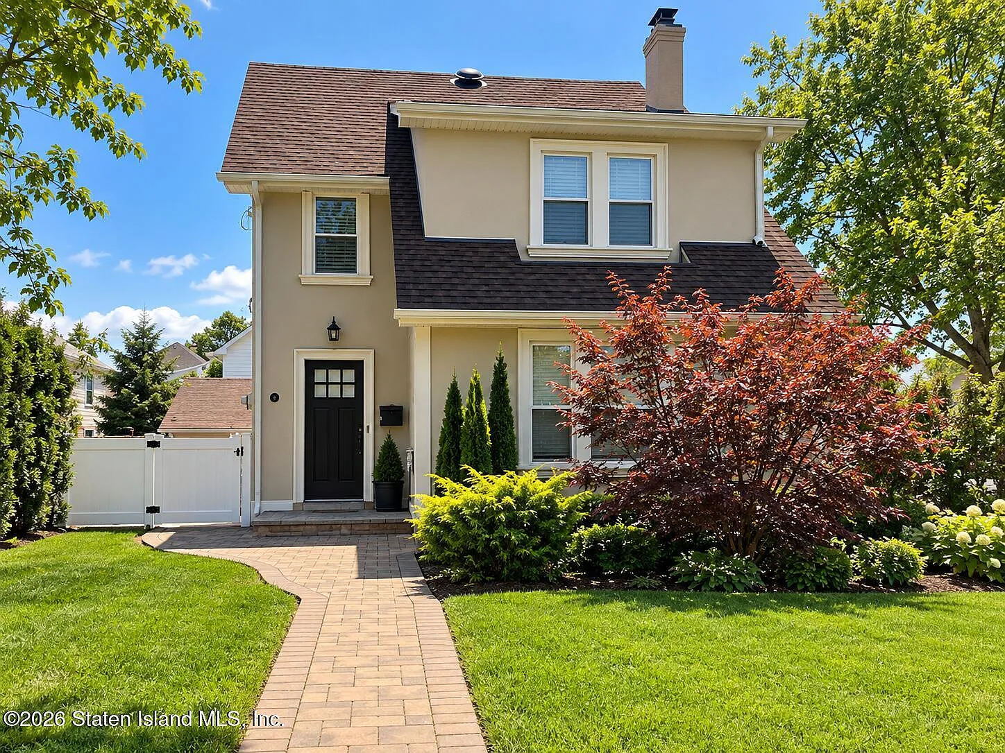 2 bed, 1.0 bath, 1770 sqft, $2,600 — Photo 1