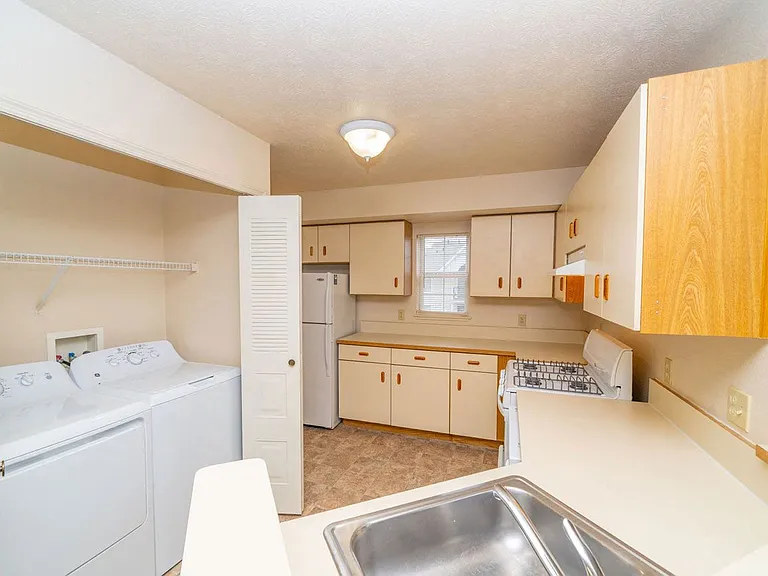 Dupont Lakes Apartments — Photo 46