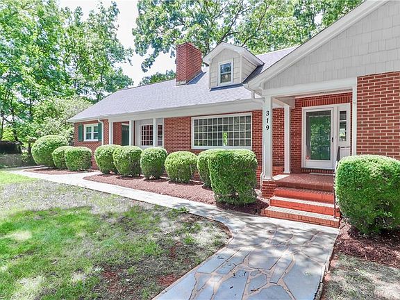 5th image of 319 N Oakwood Dr