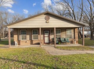 906 SW 13th St, Wagoner, OK 74467