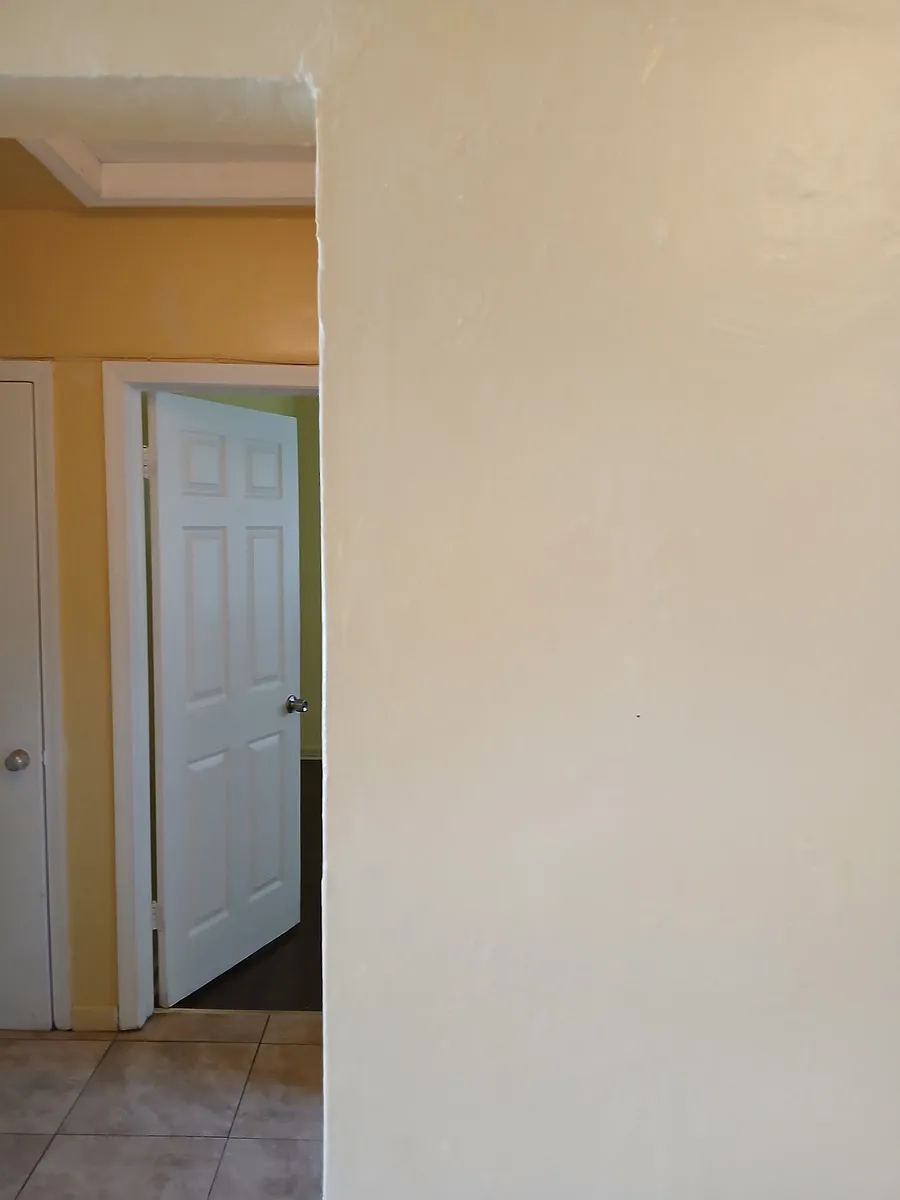 Building Photo - 550 NW 88th St #1