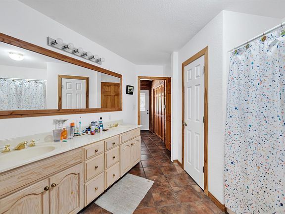 4th image of 2412 Union Rd