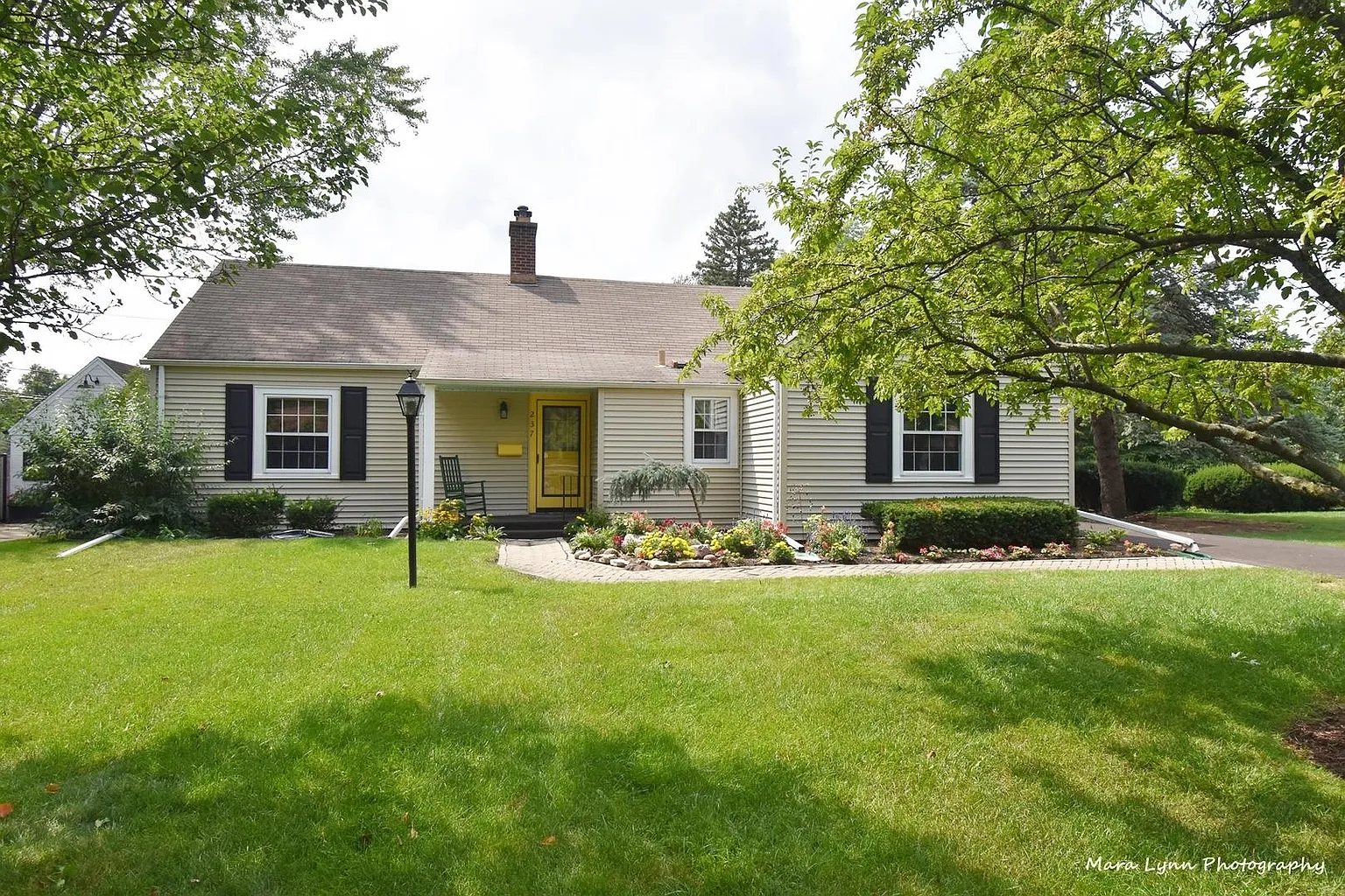 237 S Evanslawn Ave photo 1