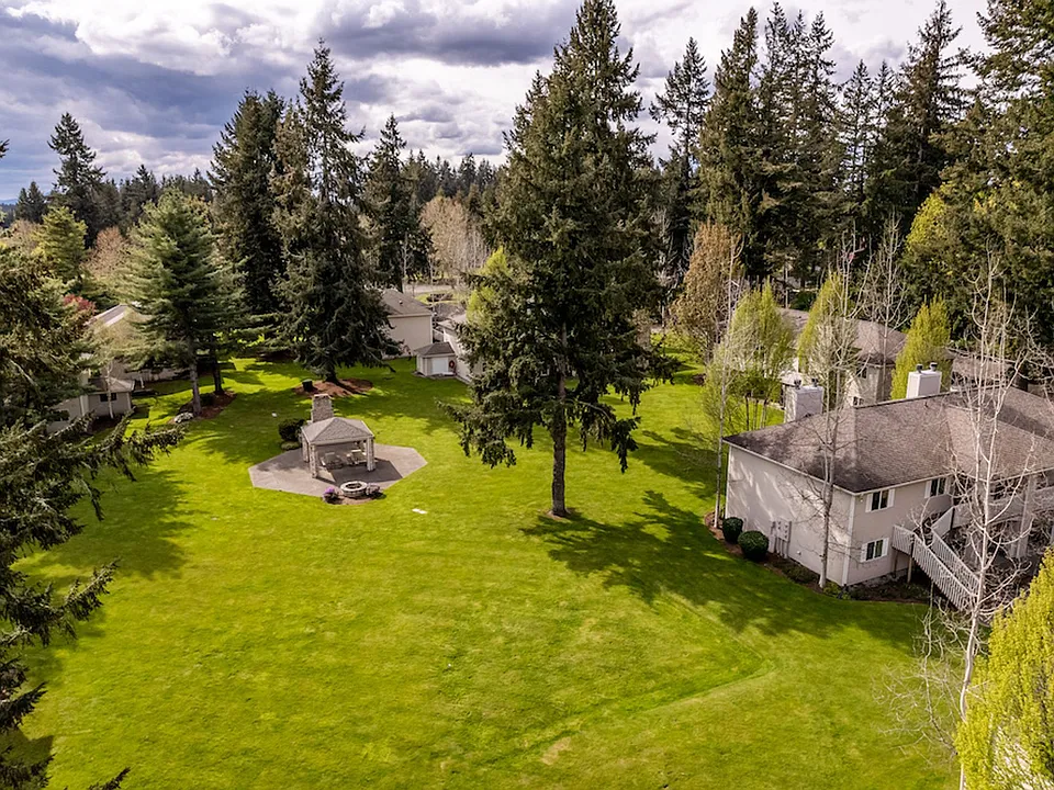 Summers Manor