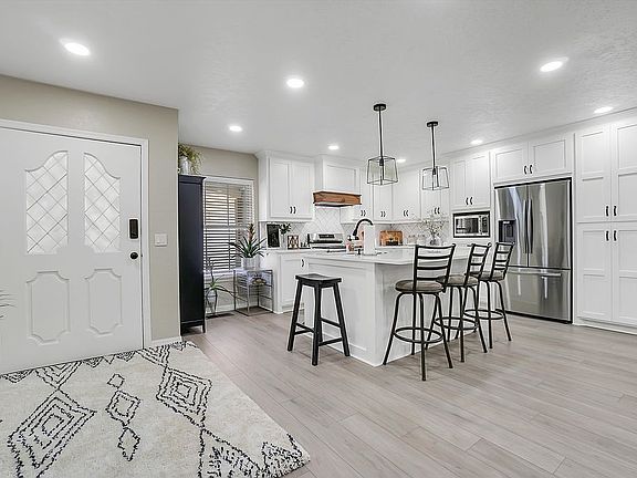 5th image of 108 Gaynelle Ln