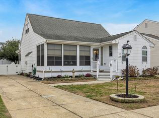 13 Waterway Rd, Ocean City, NJ 08226