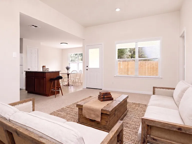 12114 Clara Ln — Photo 5