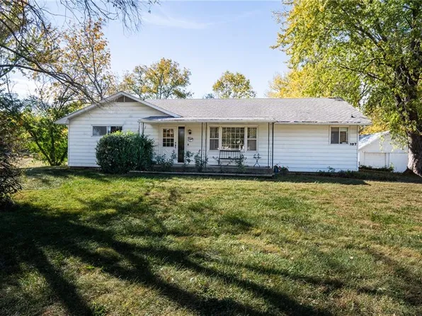 107 N Cleveland St, Garnett, KS 66032