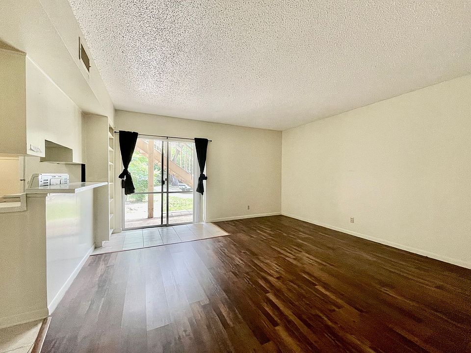 1st image of 126 Scott St APT 103