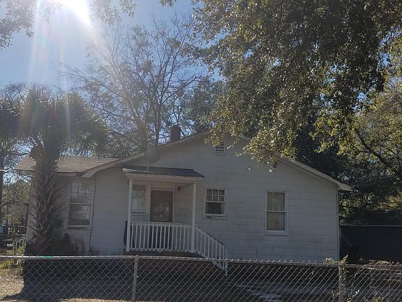 2nd image of 2604 Stark Ln