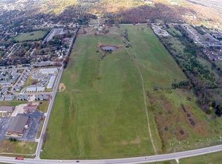 958 S Kingfisher Ln, Fayetteville, AR 72701