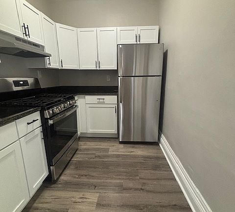 4th image of 124 1/2 E Sibley St #20