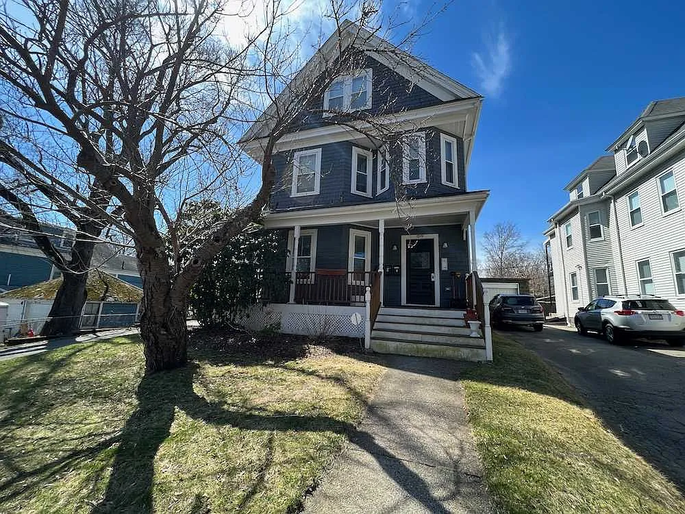 3 bed, 1.5 bath, $3,200 — Photo 2