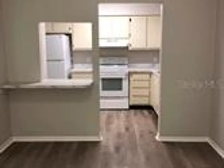 548 Orange Dr #14 — Photo 8