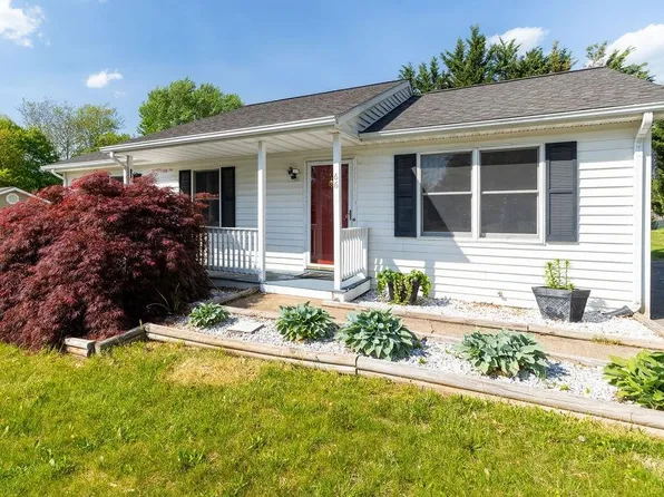 66 Hayrick Rd, Waynesboro, VA 22980